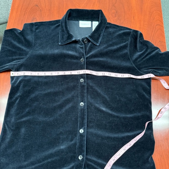Liz Claiborne Petite Velour Blouse Deep Blue Velvet Button Shirt Size Med Petite - Picture 3 of 10